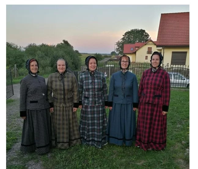 polish-folk-costumes (11)