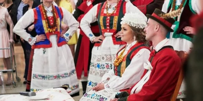 polish-folk-costumes (19)